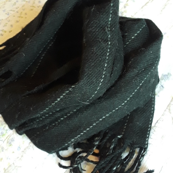 ♥️VINTAGE♥️UB jeans black and white scarf - Picture 2 of 3